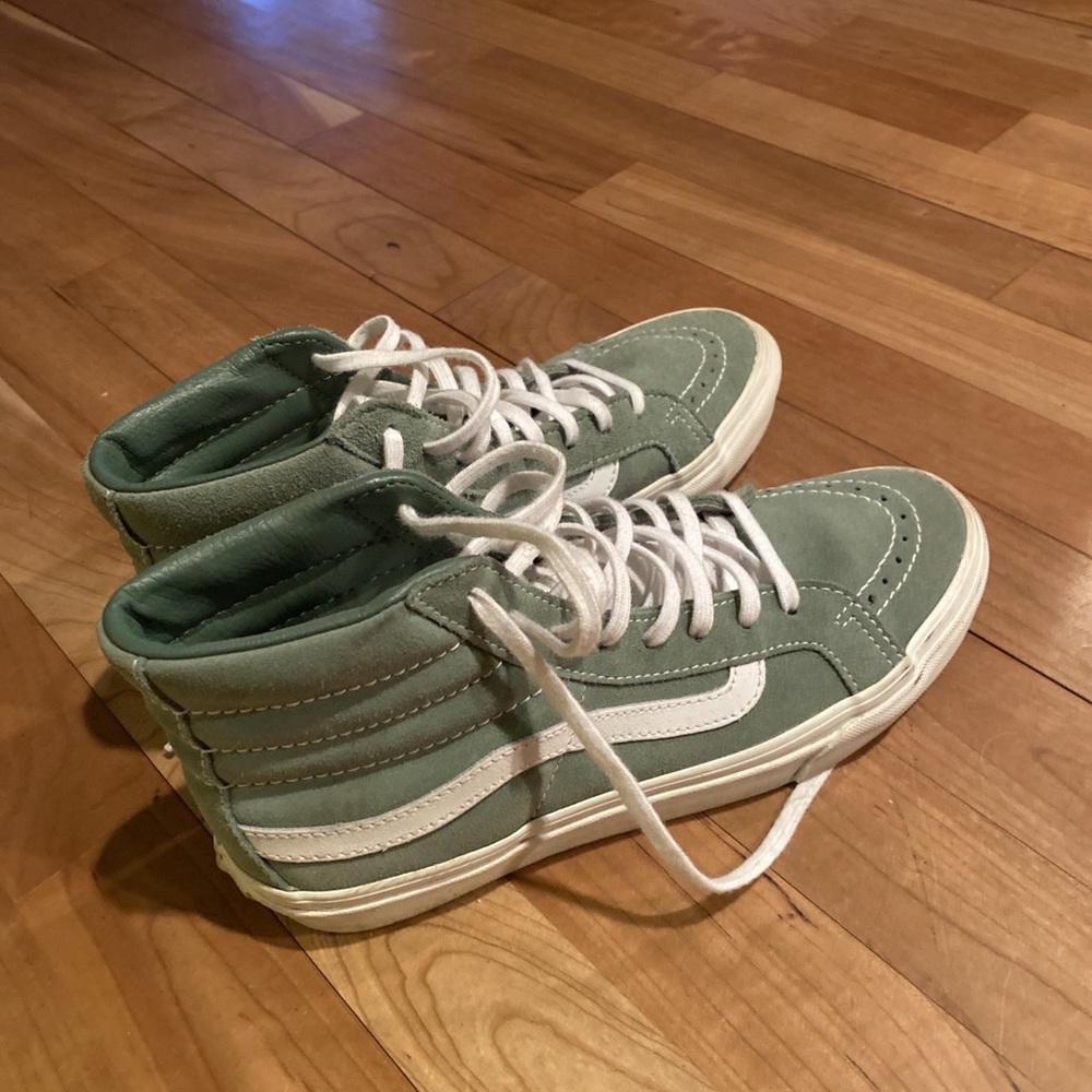 Women’s high top vans size 7